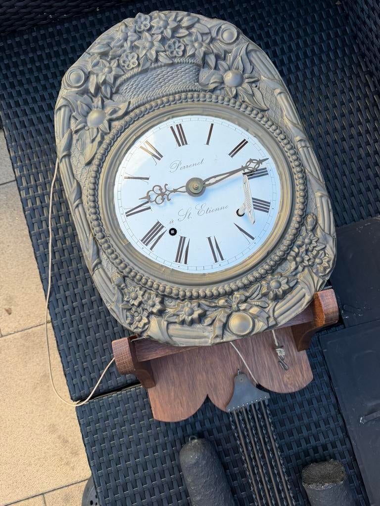 Antieke comtoise klok met belslag houten kast, Ophalen