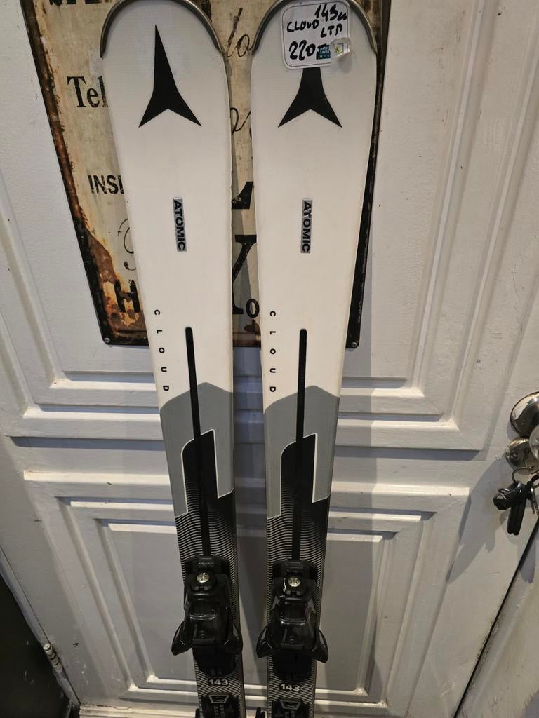 143cm ATOMIC CLOUD CLTD DAMES LIGHT CARVE SKIS, 140 tot 160 cm, Ophalen of Verzenden, Zo goed als nieuw, Carve