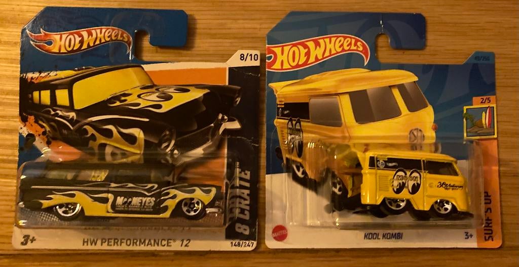 Hot Wheels 1:64 Mooneyes 8-Crate + Kool Combi zwart-geel, Ophalen of Verzenden, Zo goed als nieuw, Auto