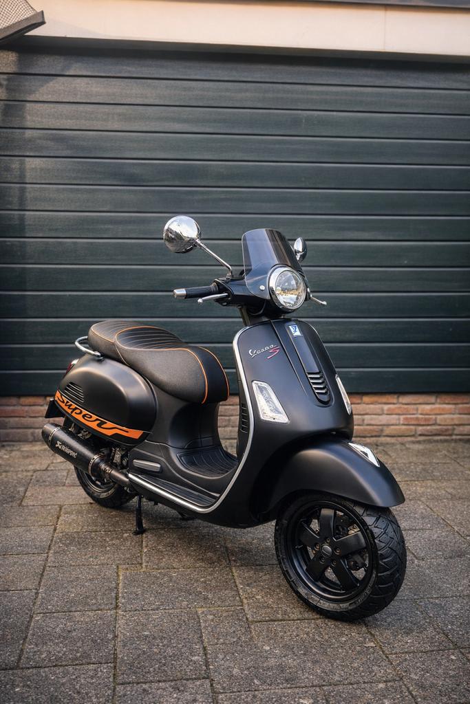 Vespa gts 300 2015, Motoren, Scooter, 300 cc, Particulier, Minimaal motorrijbewijs A2