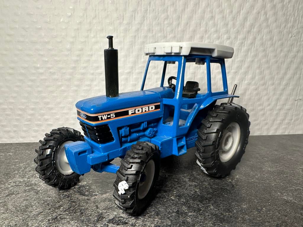 Metalen Ford TW 5 1:32 Model Tractor, Ophalen of Verzenden, Nieuw, Tractor of Landbouw, Britains