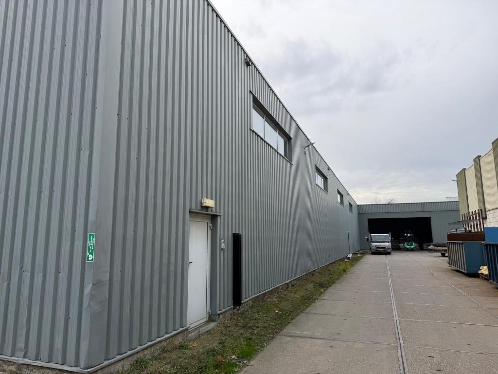 Bedrijfspand 22x70m + 20x23 incl demontagewerk., 1645 m², Koop, Bedrijfsruimte