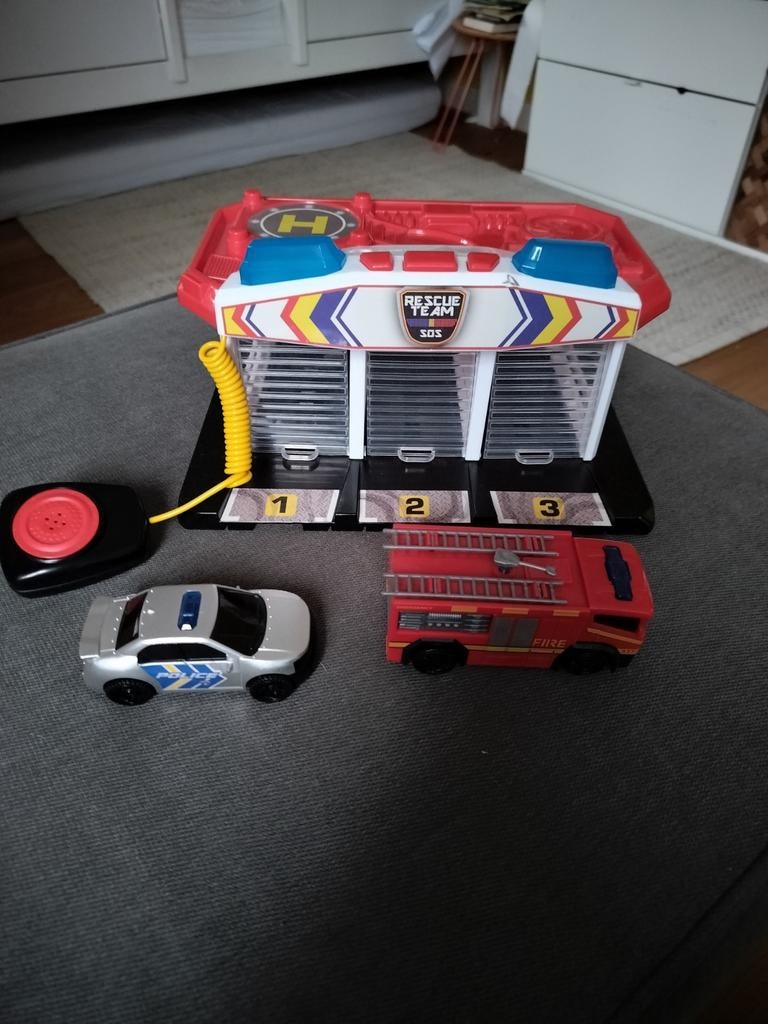 Speelgoed brandweer en politie garage met auto's, Ophalen, Gebruikt, Jongen of Meisje