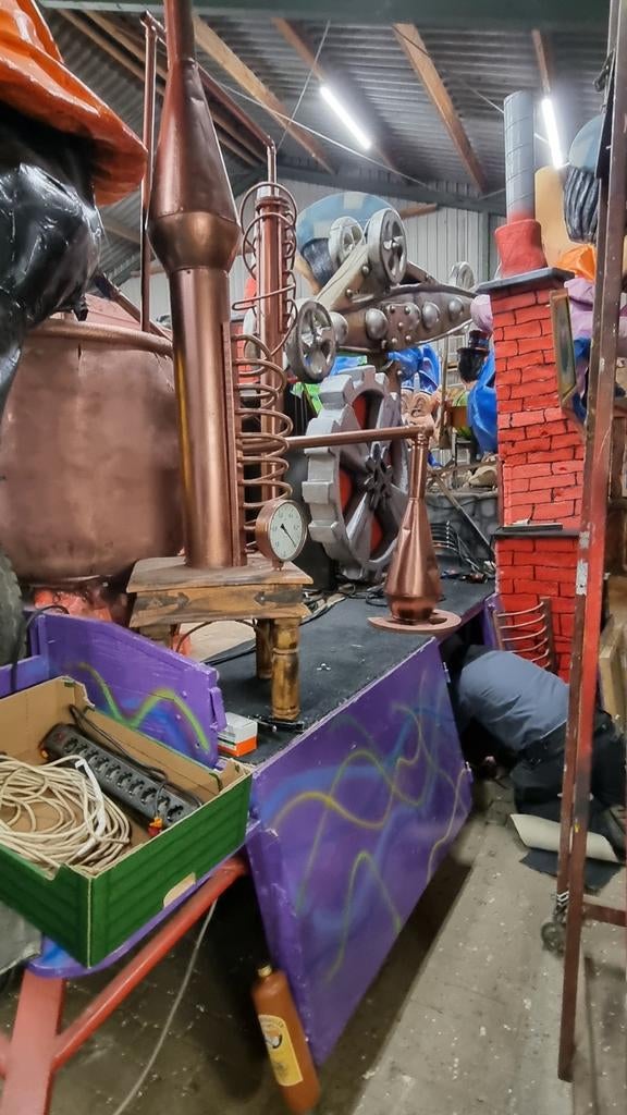 Carnavalswagen Stokerij Thema met Beweegbare Kraan, Hobby en Vrije tijd, Feestartikelen, Ophalen of Verzenden