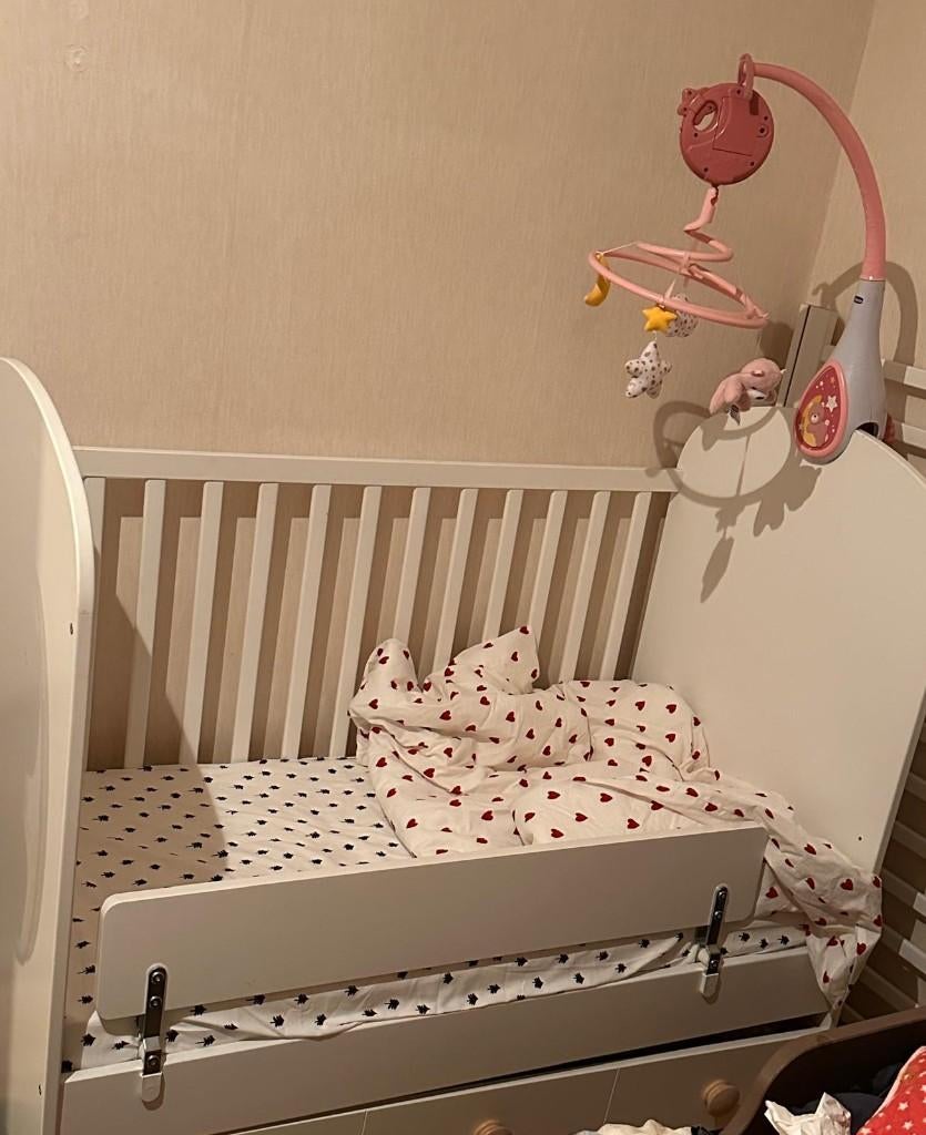 Baby crib, Ophalen, Zo goed als nieuw, Ledikant