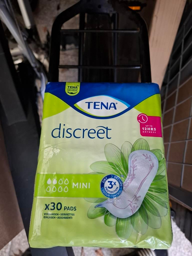 7 PAKKEN TENA, Ophalen, Nieuw