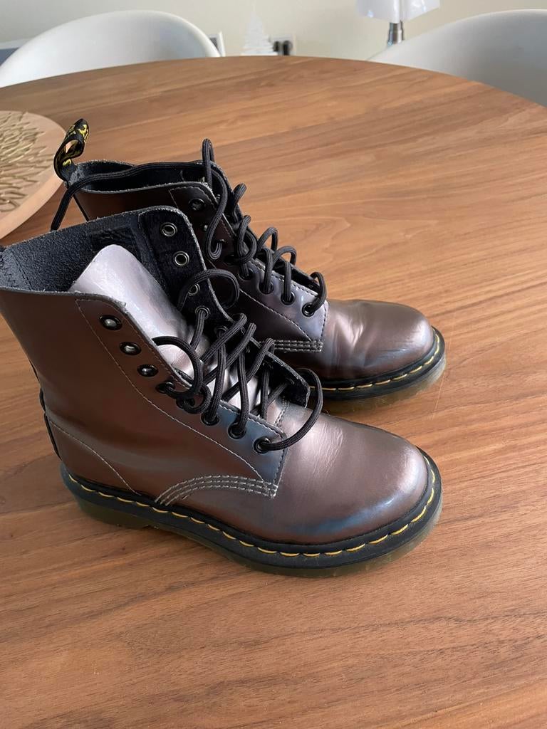 Dr Martens maat 37, Kinderen en Baby's, Kinderkleding | Schoenen en Sokken, Zo goed als nieuw, Schoenen, Meisje, Ophalen of Verzenden