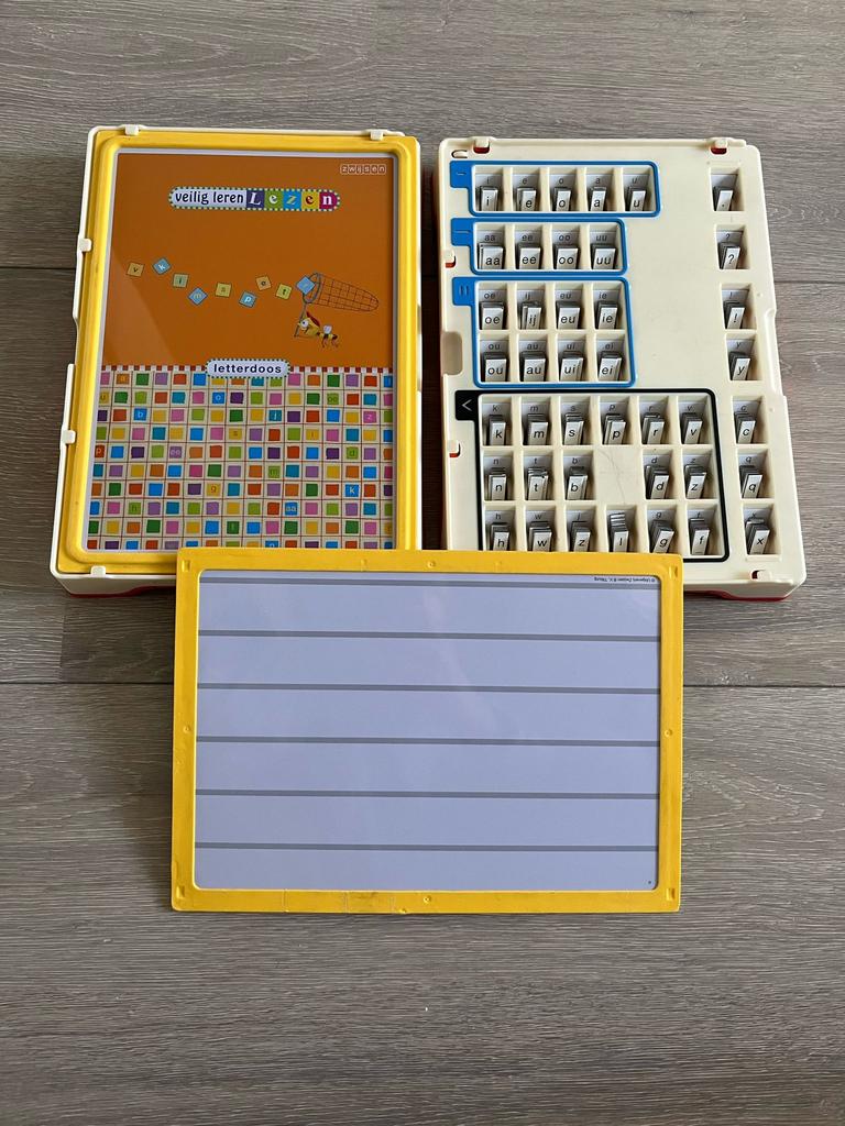 Veilig leren lezen - magnetische letterdoos, Ophalen of Verzenden, Zo goed als nieuw, Overige niveaus, Nederlands