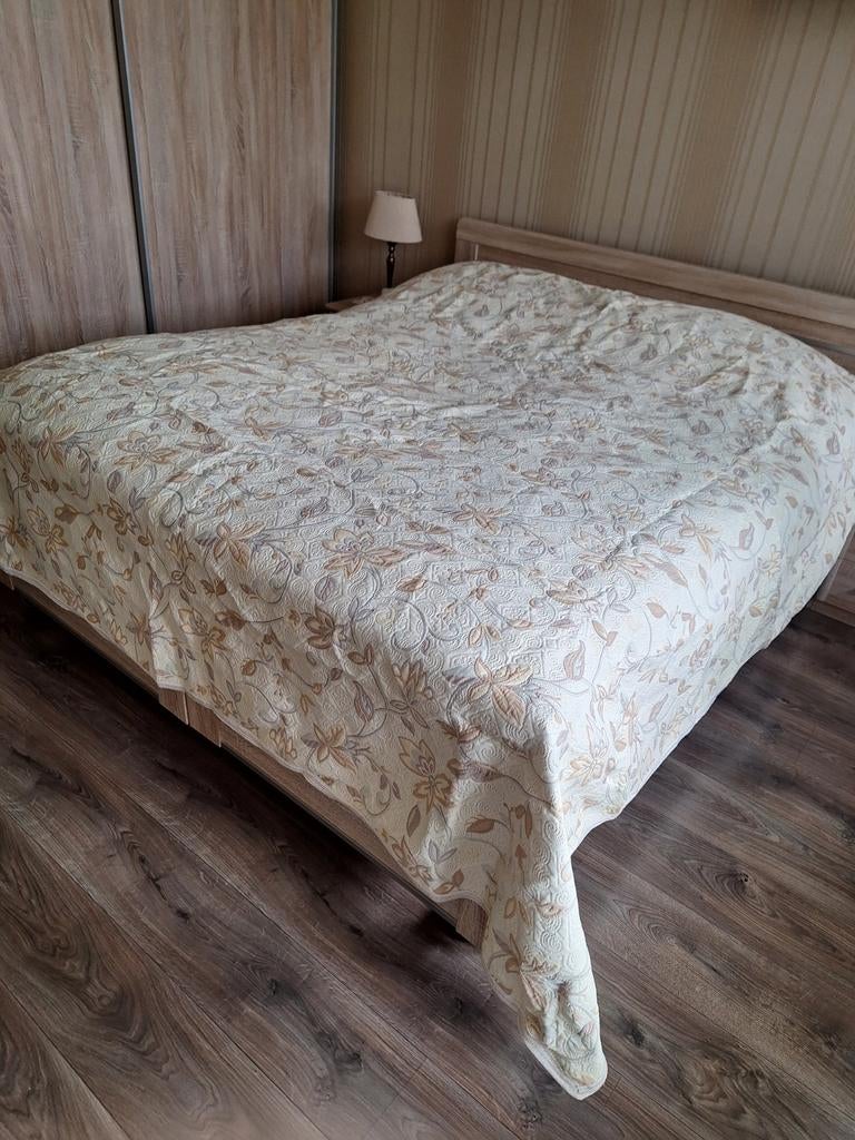 Sprei 260x260 - Tweezijdig te gebruiken, Ophalen, Beige, Tweepersoons, Deken of Dekbed