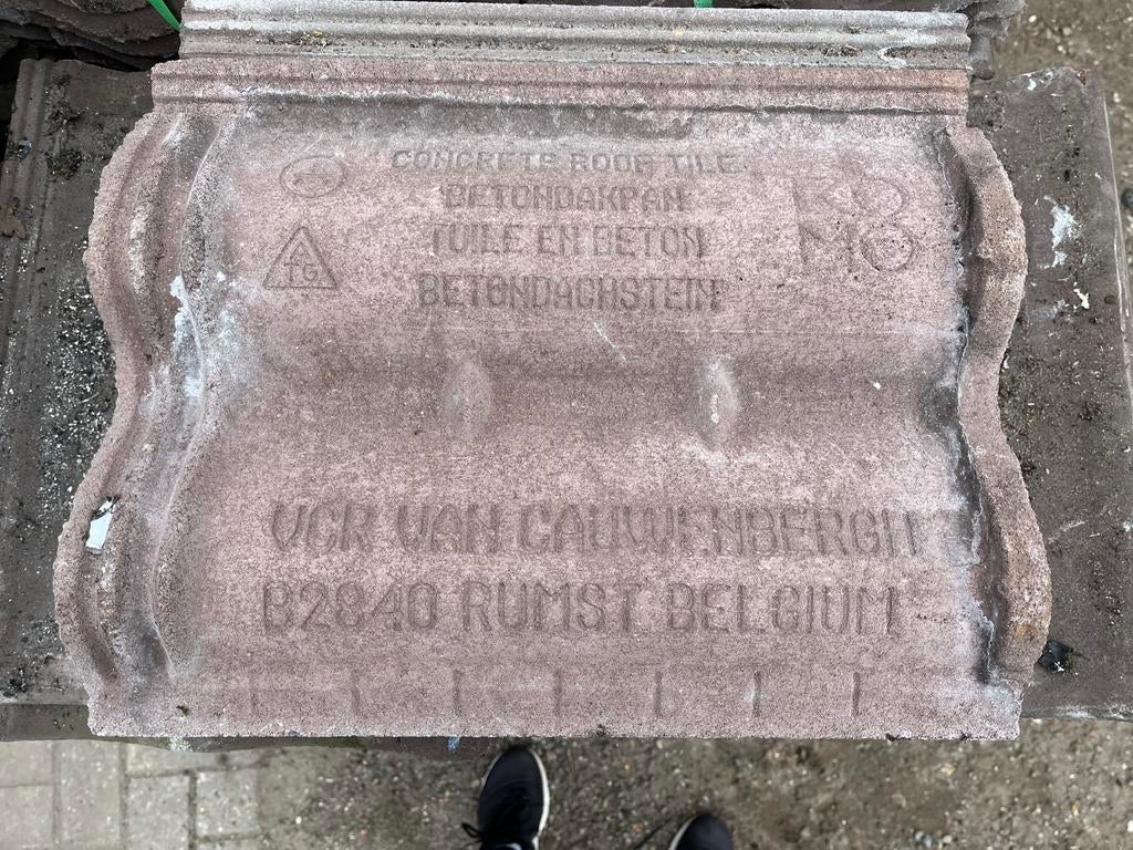 Dakpannen betondakpan, Ophalen, Steen of Klei, Zo goed als nieuw, 15 m² of meer