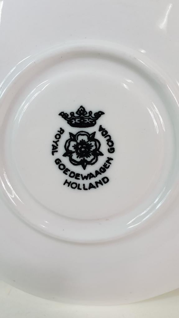 Vintage kop en schotel, Royal Goedewaagen Gouda. 4C9, Antiek en Kunst, Antiek | Servies los, Ophalen of Verzenden