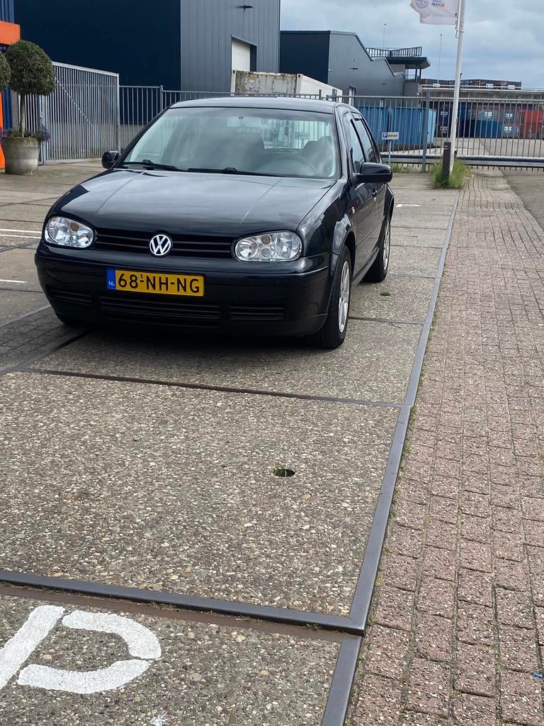 Volkswagen Golf 1.4 55KW 2003 Zwart, Auto's, Voorwielaandrijving, Zwart, 1104 kg, Origineel Nederlands
