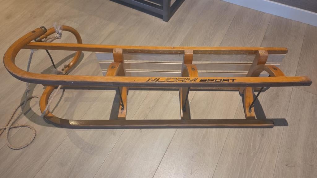 Houten slee in zeer goede staat, Ophalen, Zo goed als nieuw