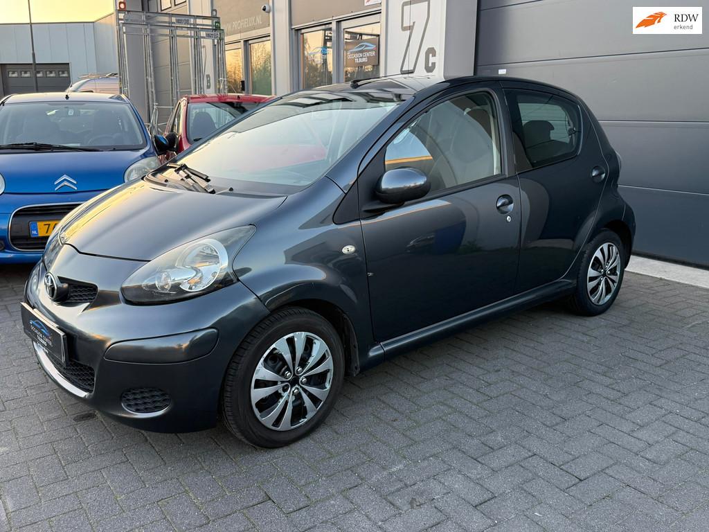 Toyota Aygo 1.0 AIRCO | ELEKTR PAKKET | STOELVERWARMING | AP, Voorwielaandrijving, Stof, Gebruikt, 4 stoelen