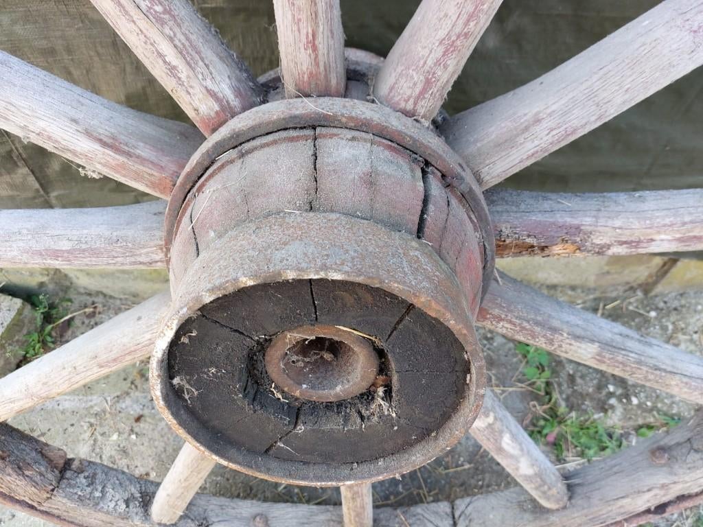 Antiek karrewiel van hout, 150 cm doorsnede, Ophalen