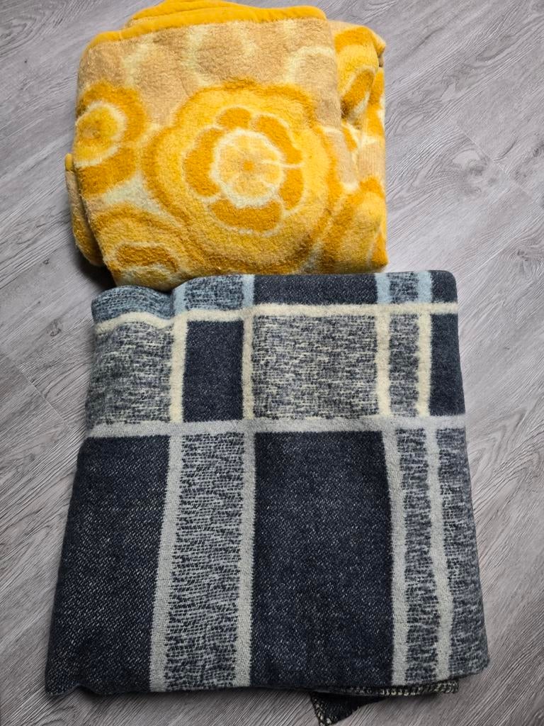 Twee vintage dekens, Ophalen, Gebruikt