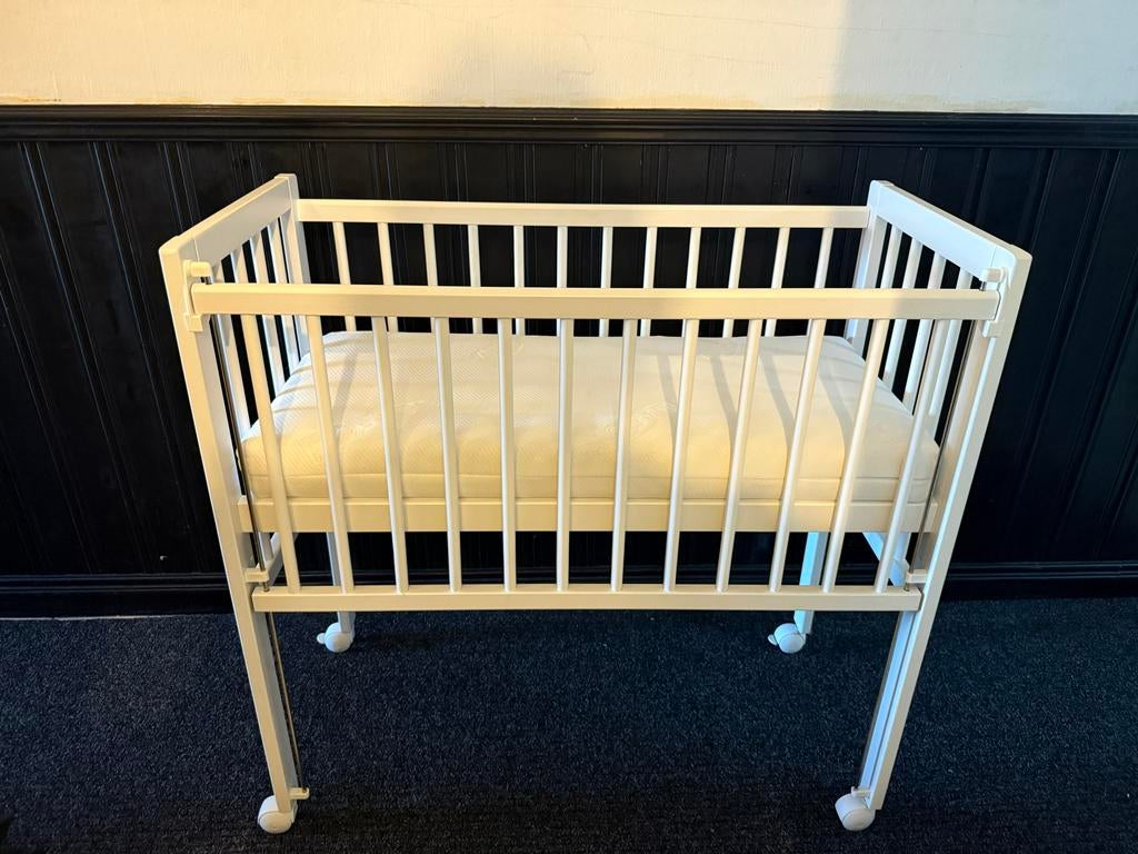 Petit Amelie Co-sleeper met nieuw matras - Zo goed als nieuw, Ophalen, Zo goed als nieuw, Wieg