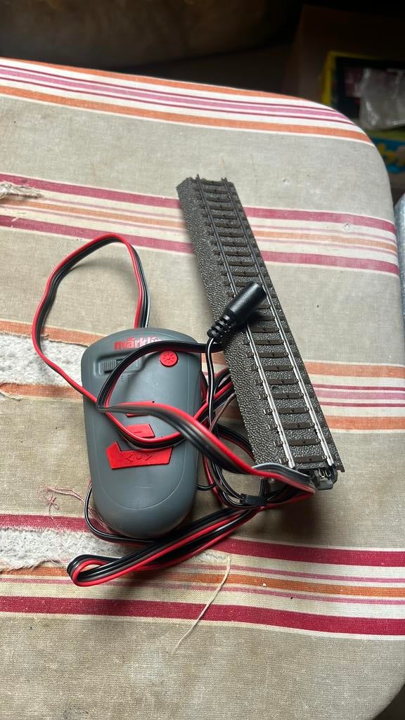 Te koop aansluitrail en regelaar voor Delta besturi marklin, Wisselstroom, Locomotief, Ophalen of Verzenden, Zo goed als nieuw