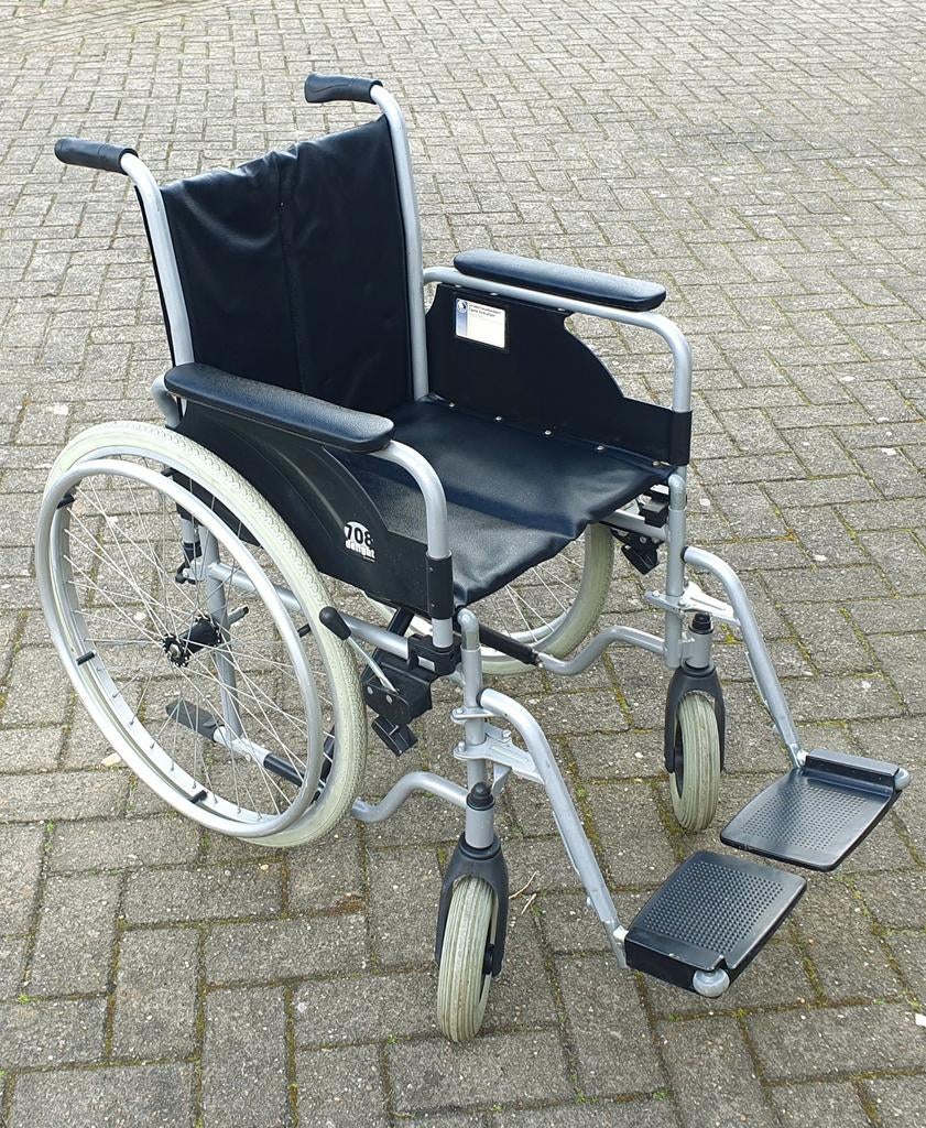 Nette rolstoel inklapbaar merk Vermeiren NIEUWSTAAT, Diversen, Rolstoelen, Bishof en Bishof, Bishof en Bishof, Zo goed als nieuw