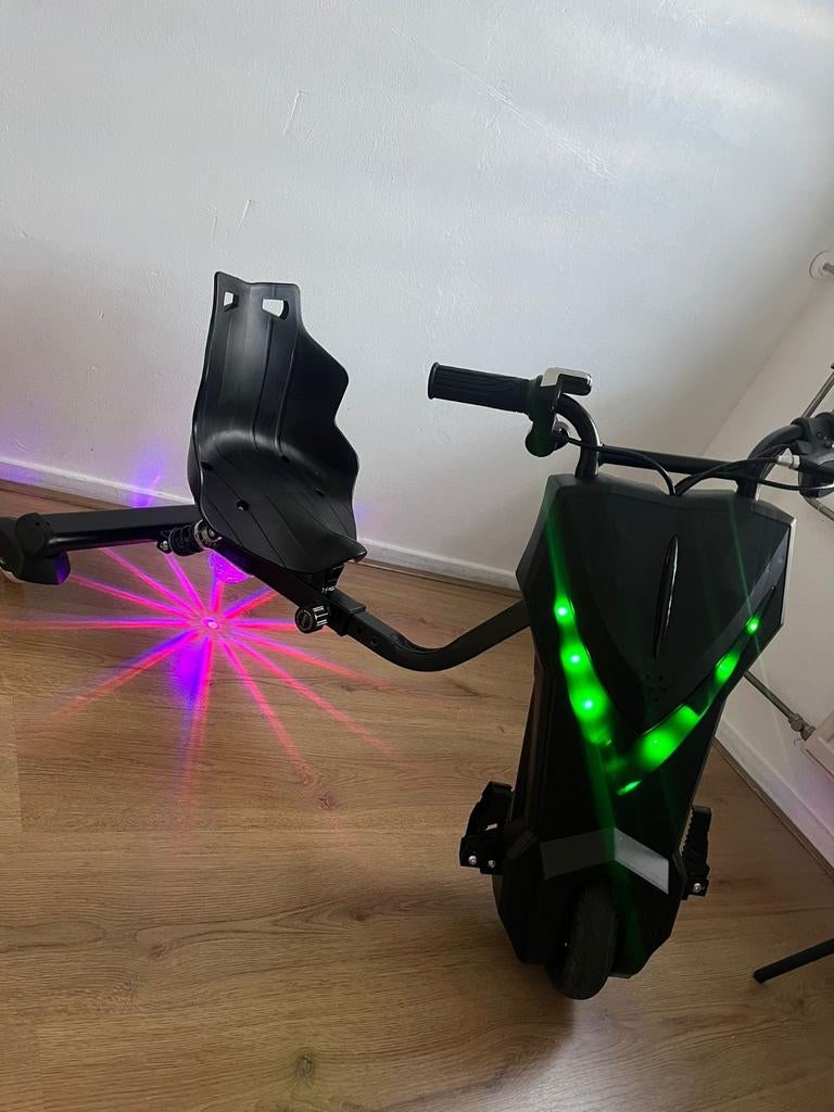 Drift trike met LED verlichting, Ophalen of Verzenden, Zo goed als nieuw, Elektrische step (E-scooter)