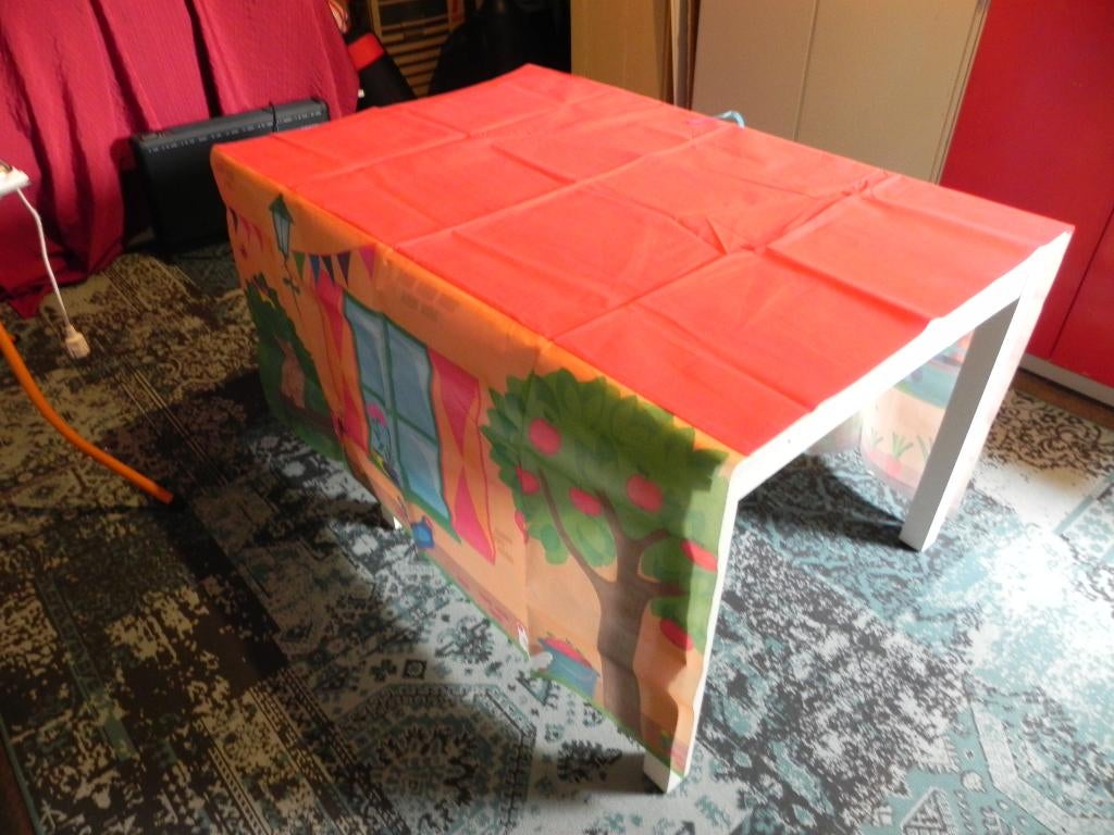 TE KOOP; TAFELTENT    130 CM X 90 CM, Ophalen, Zo goed als nieuw