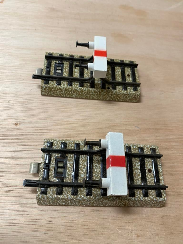 Twee eindtukken met blok, Wisselstroom, Wagon, Ophalen of Verzenden, Zo goed als nieuw