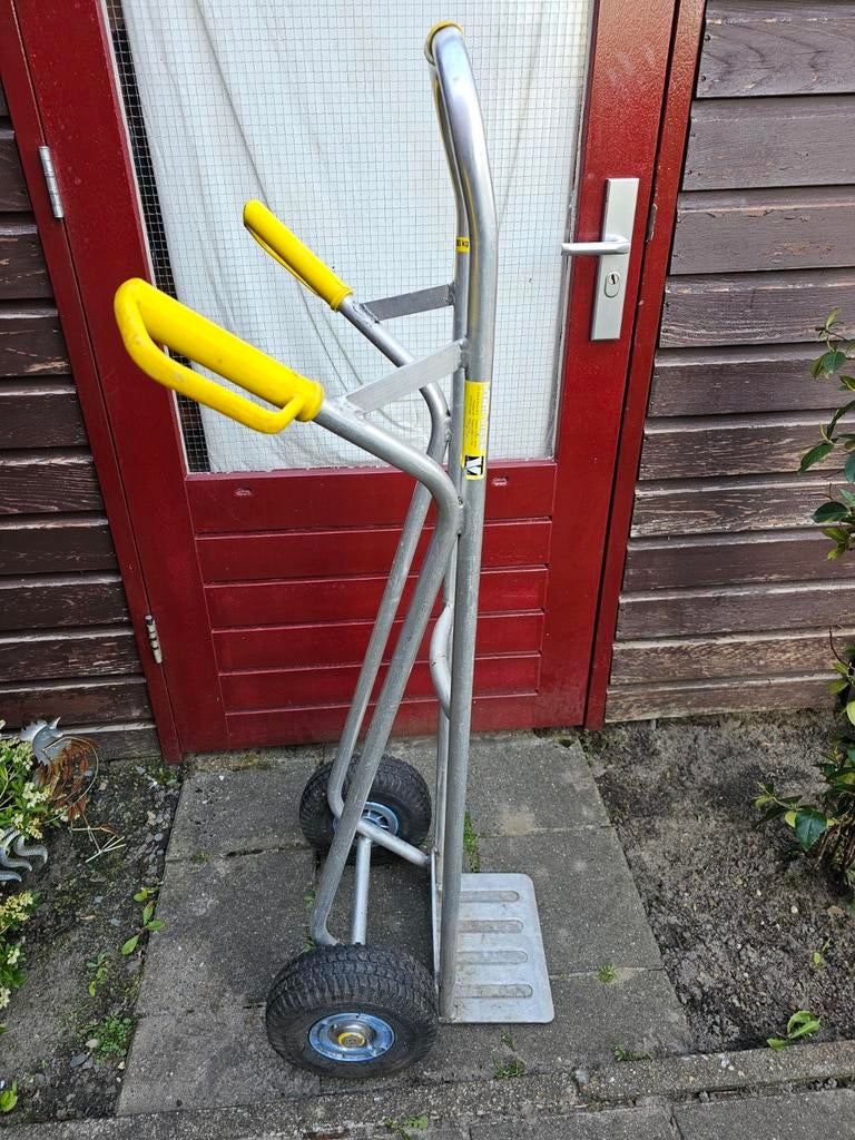 Stevige steekwagen (maximaal laadvermogen van 200 kg.), Ophalen of Verzenden, Gebruikt, Steekwagen