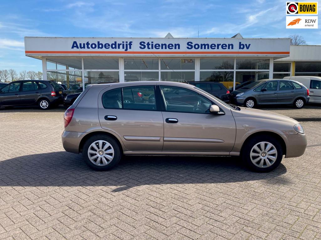 Nissan Almera 1.5 Visia, Auto's, Nissan, Gebruikt, Zwart, 4 cilinders, Bruin