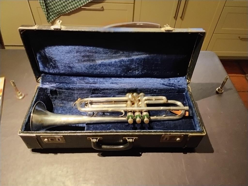 Trompet, Ophalen, Gebruikt, Bes-trompet, Met koffer