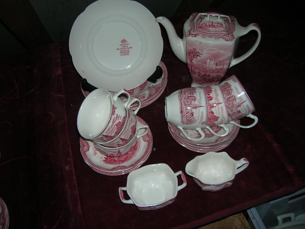 Old Britain Castles rood , Johnson Bros, restpartij € 50,--, Ophalen