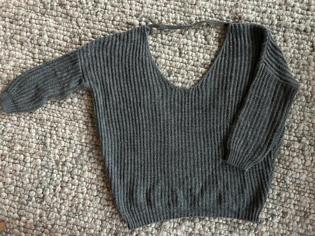 Trui grijs gebreid ribbel en lage rug gedragen met maat 38, Ophalen of Verzenden, Gedragen, Maat 38/40 (M), Grijs