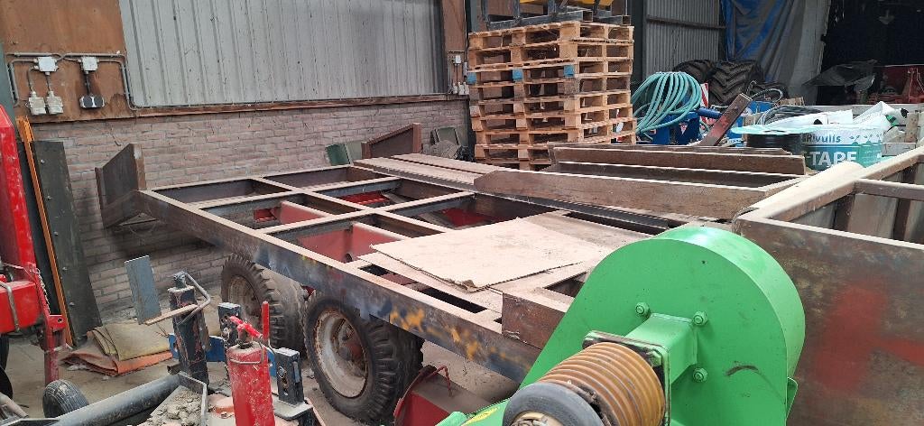 Oprijkar in aanbouw, Ophalen