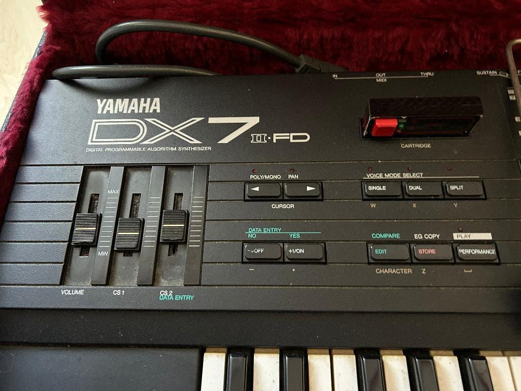 Yamaha DX7 ii fd, Muziek en Instrumenten, Synthesizers, Ophalen, Met midi-aansluiting, Yamaha, 61 toetsen