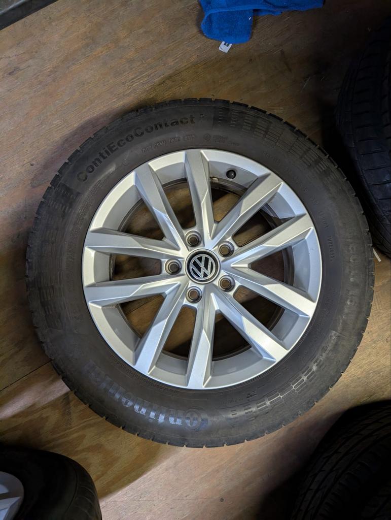 Volkswagen 16 inch velgen met Continental zomer banden, Ophalen, 16 inch, Banden en Velgen, All Season