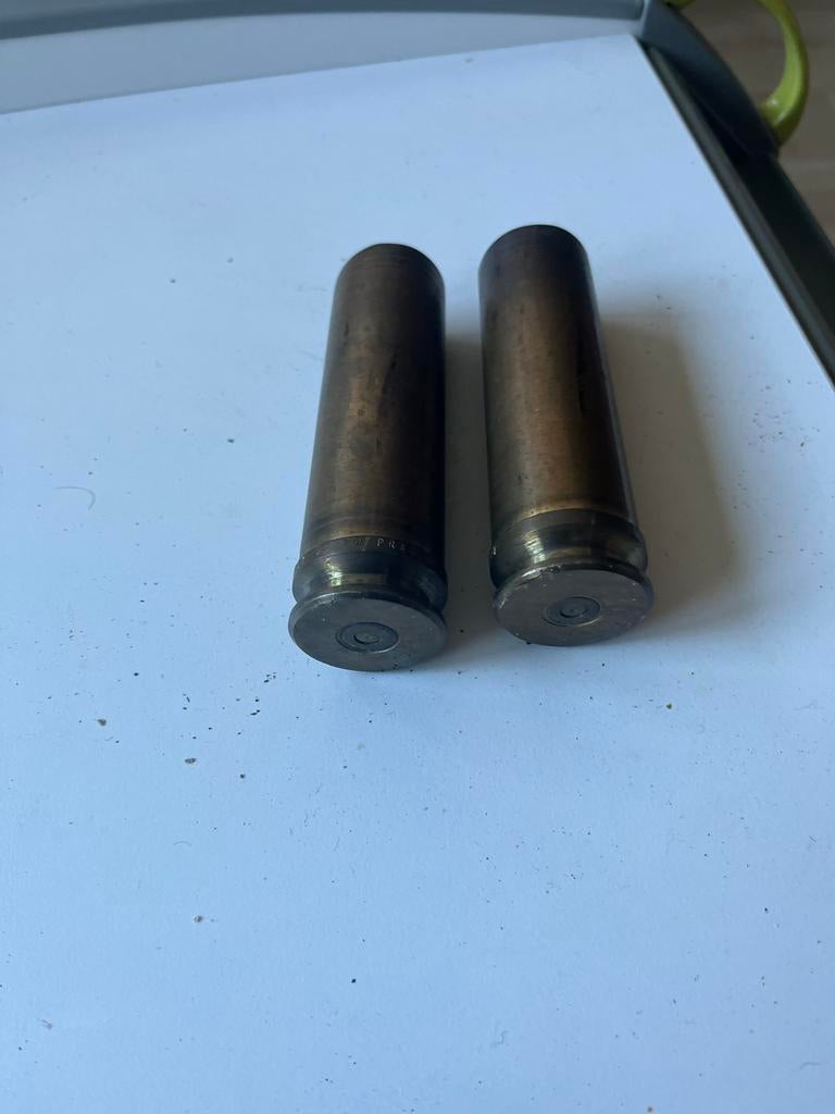 Twee koperen hulzen uit Tsjechië, Antiek en Kunst, Ophalen of Verzenden, Koper