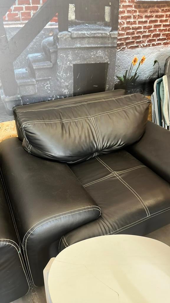 sofa and armchair set, Ophalen, Zo goed als nieuw