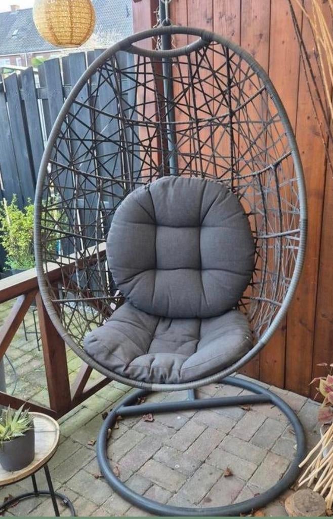 Hangstoel met kussens, Ophalen