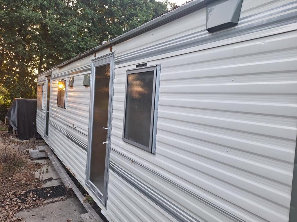 Stacaravan met douche stevig en hard frame/opbouw