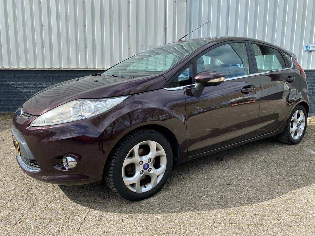 Ford Fiësta 1.4 71KW 5DR 2011 Rood Titanium, Voorwielaandrijving, 40 €/maand, Origineel Nederlands, Handgeschakeld