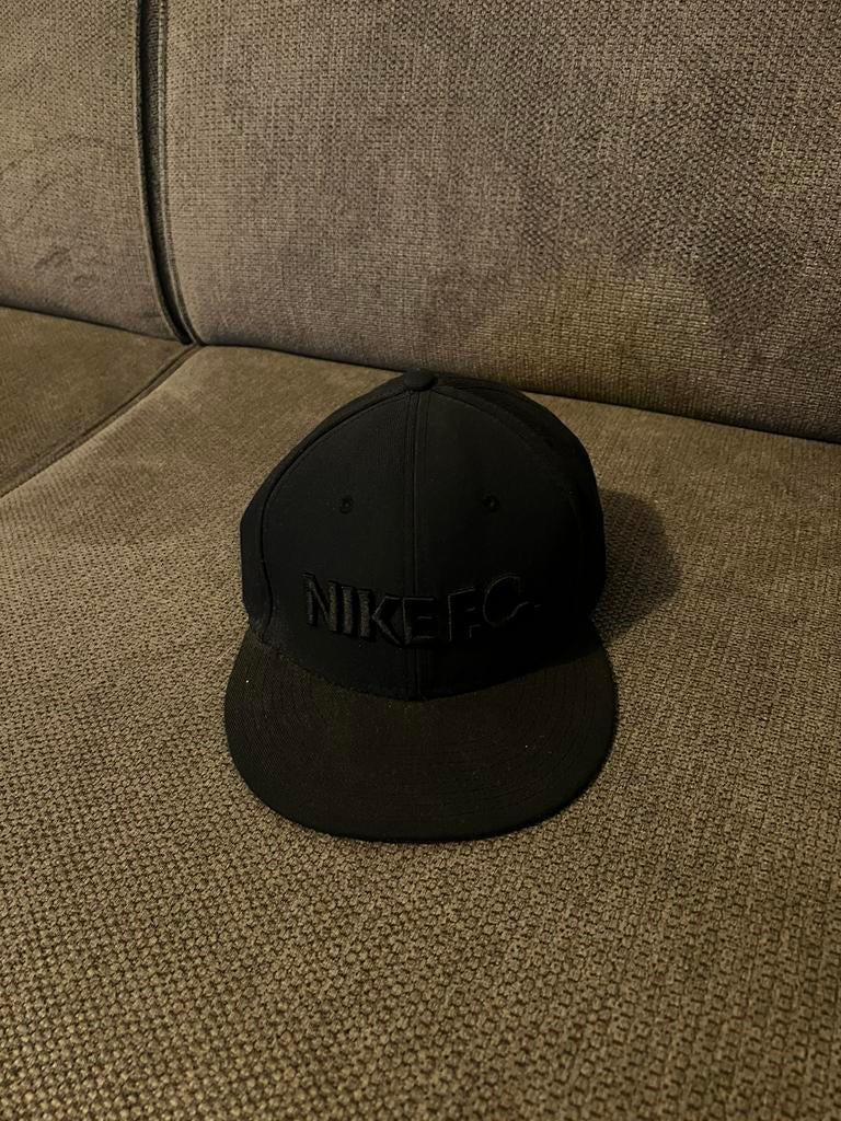 Nike pet, Ophalen of Verzenden, Zo goed als nieuw