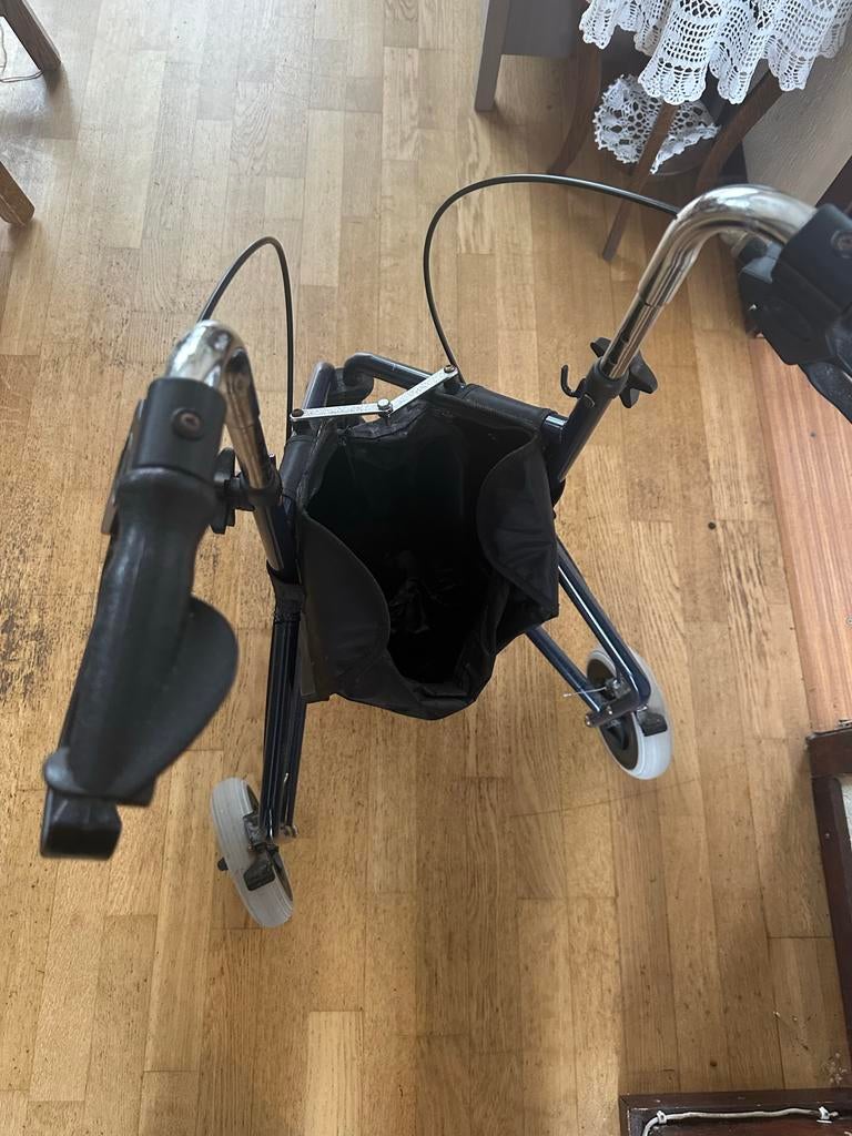 Inklapbare rollator, Ophalen, Gebruikt