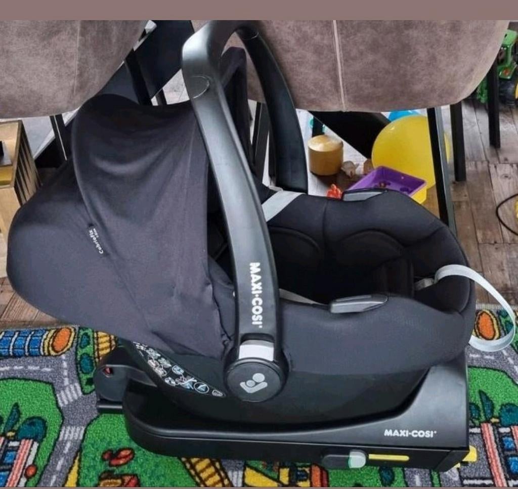 Maxicosi met isofix ., Ophalen, Zo goed als nieuw, Isofix, 0 t/m 13 kg