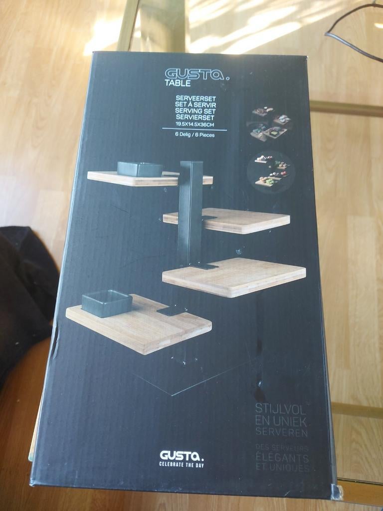 Gusta Serveerset - Nieuw in doos, Huis en Inrichting, Keuken | Servies, Ophalen of Verzenden, Nieuw, Overige stijlen, Schaal of Schalen