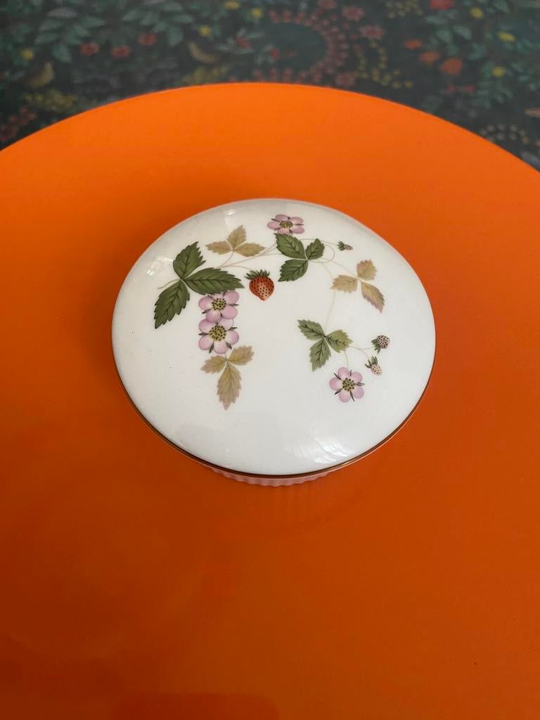 Wedgewood Wild Strawberry Trinket Box, Ophalen of Verzenden, Zo goed als nieuw, Porselein