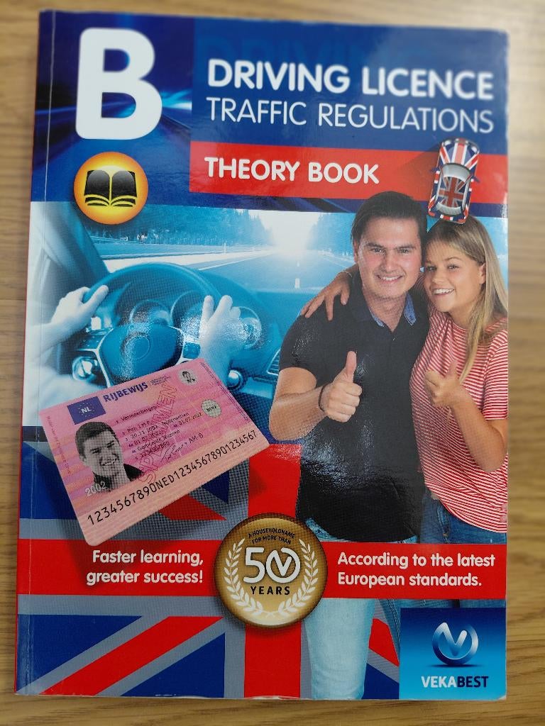 driving licence theory book, Ophalen of Verzenden, Beta, Gelezen, WO