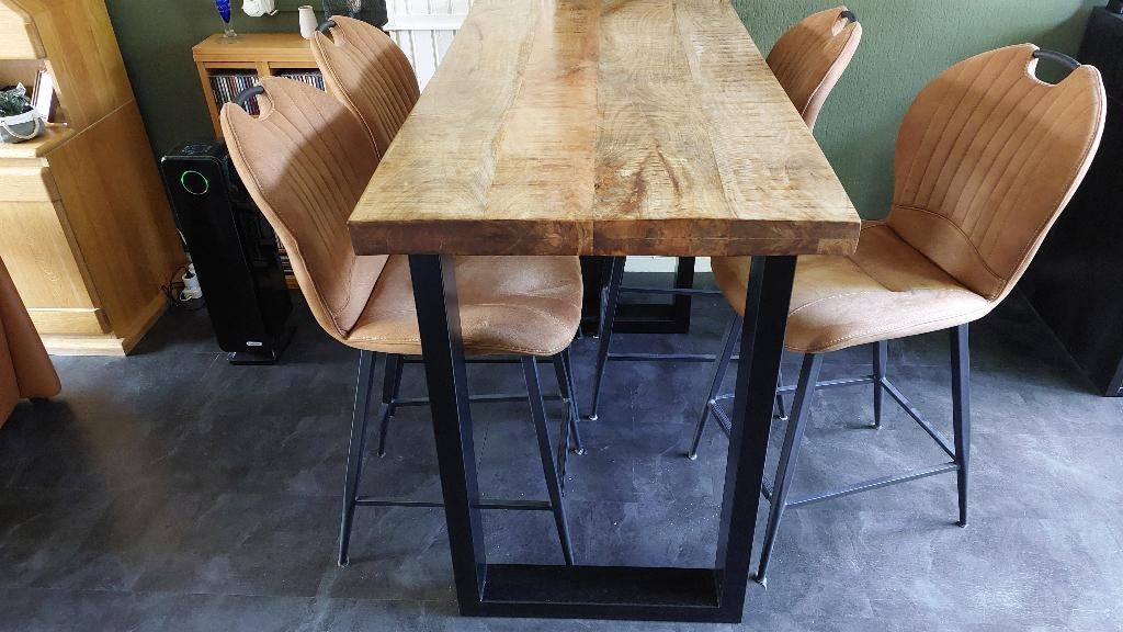 Bartafel met stoelen, Ophalen, Zo goed als nieuw