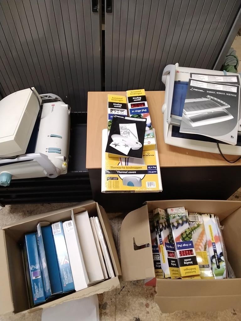 Inbind apparaten en spullen, Diversen, Ophalen