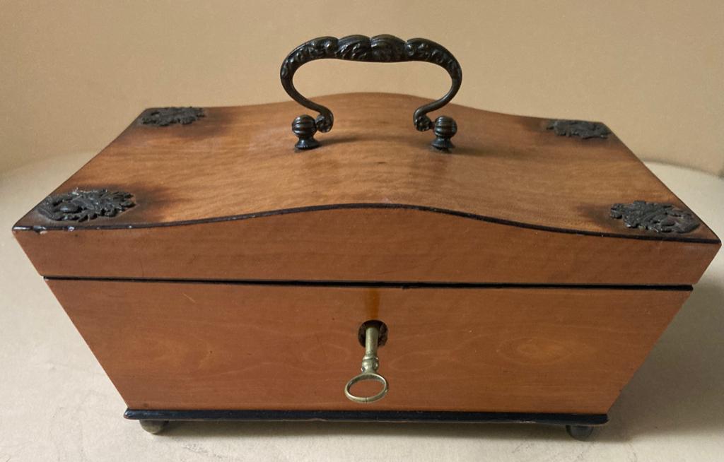 Antiek Kistje, Ophalen of Verzenden