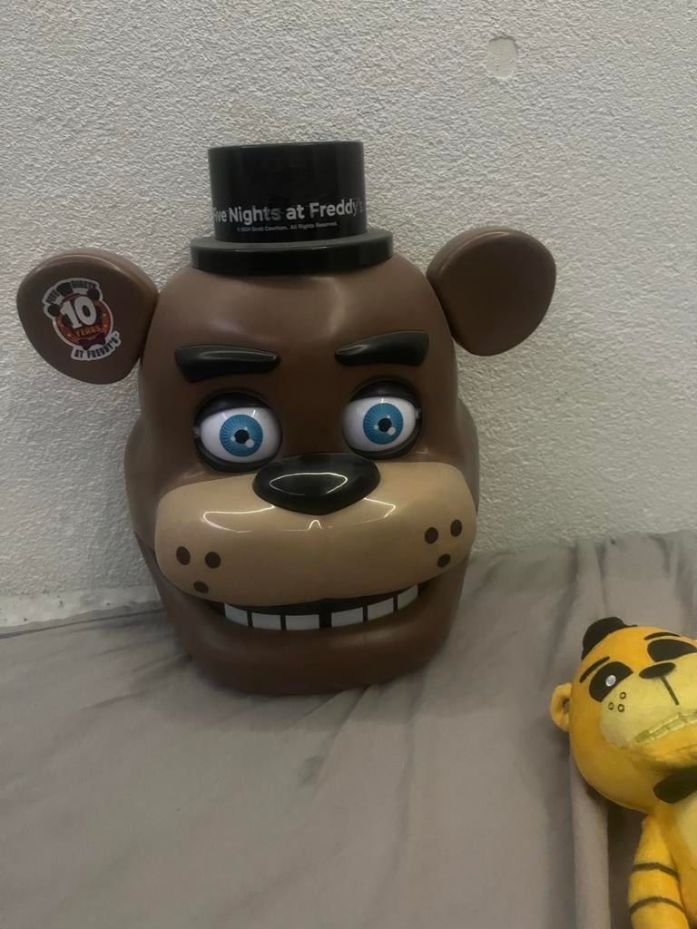 Five Nights at Freddy's set: masker en knuffels, Ophalen of Verzenden, Zo goed als nieuw, Beer