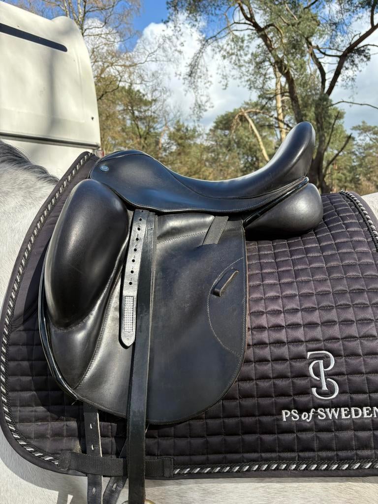 Km favorite dressuur zadel, Ophalen of Verzenden, Zo goed als nieuw